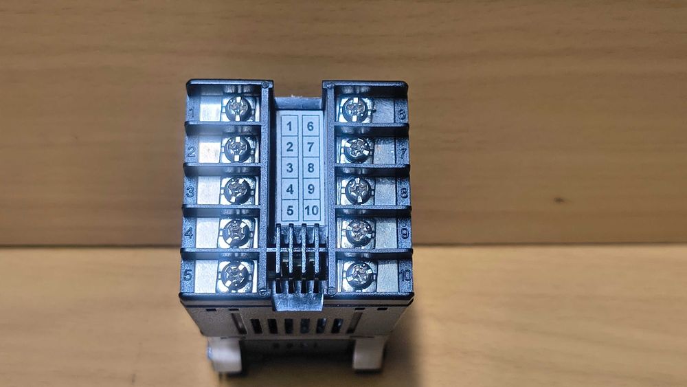 Lumel RE3 regulator cyfrowy temperatury