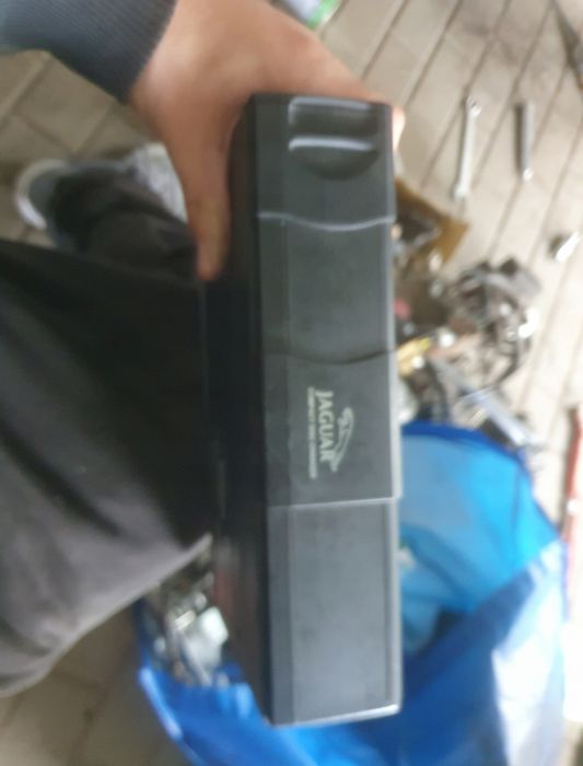 Zmieniarka jaguar płyt CD 1X43-18C830-ac
JAGUAR ZMIENIARKA PŁYT CD 1X