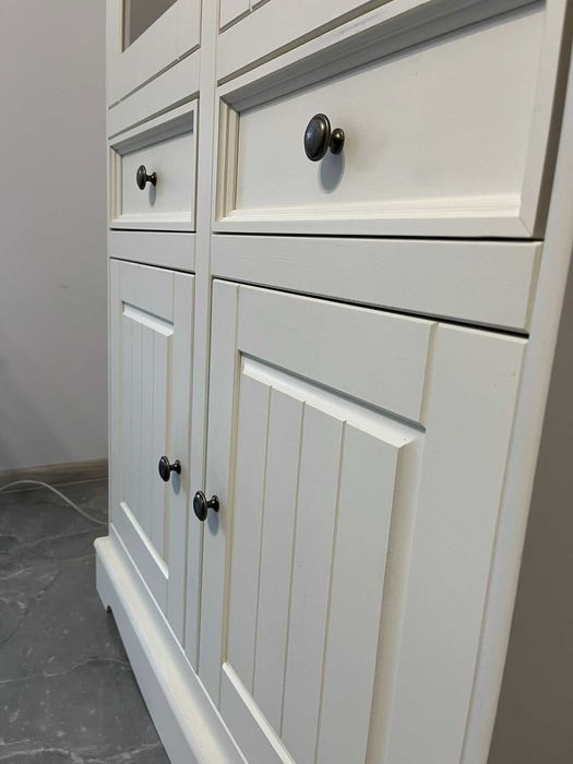 Witryna Katmandu biała