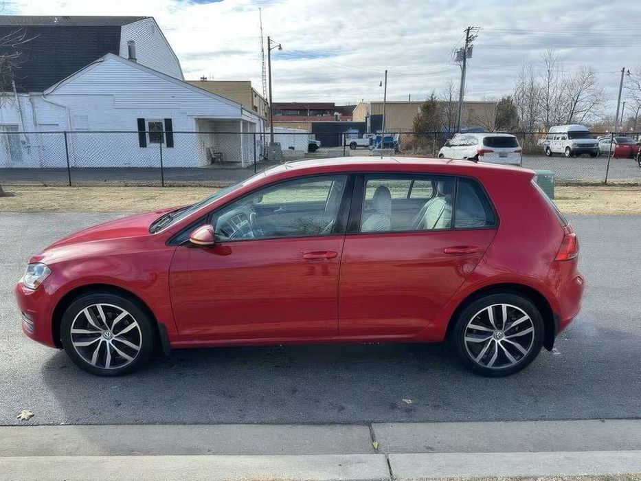 Volkswagen Golf      2017