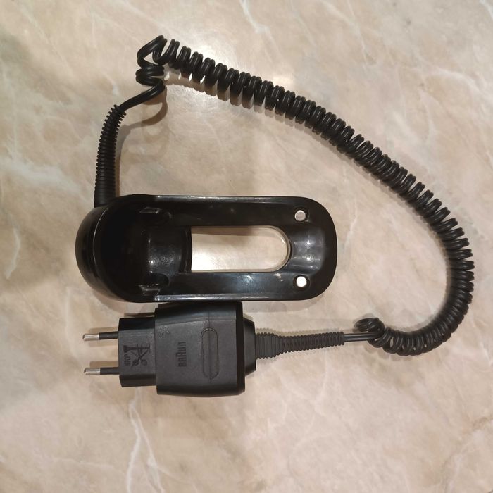 Бритва  Braun  акамуляторна