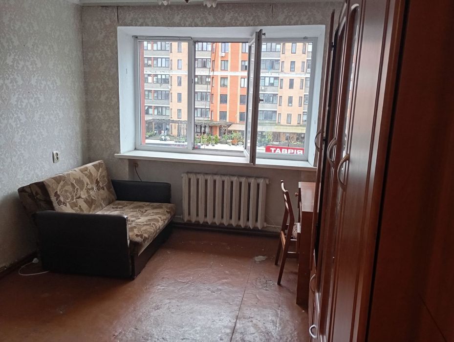 Продам дві кімнати в гуртожитку