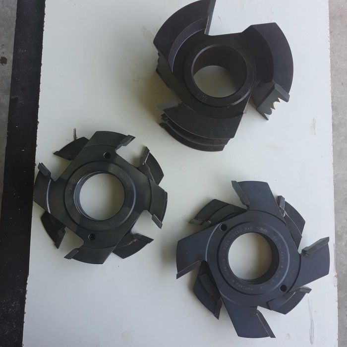 Freses para tupias ou moluradouras