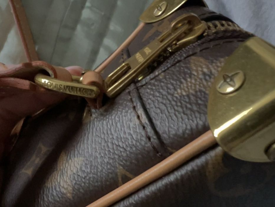 Стильна сумка-скринька у дизайні Monogram