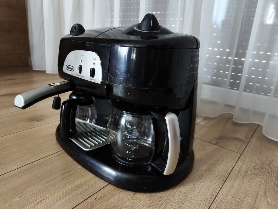 Ekspres ciśnieniowy przelewowy Delonghi