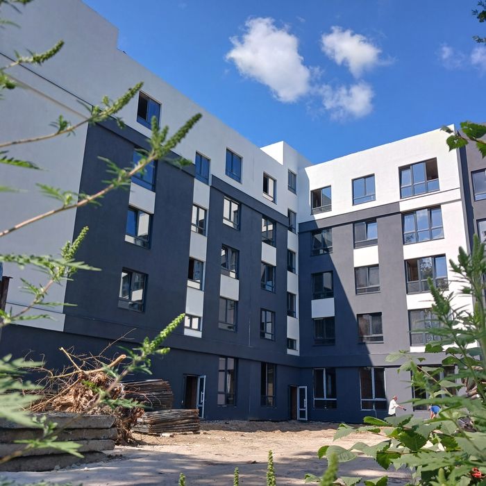 1к с Двориком и возможностью увеличить жилые м2. Локация Школа/Озеро!