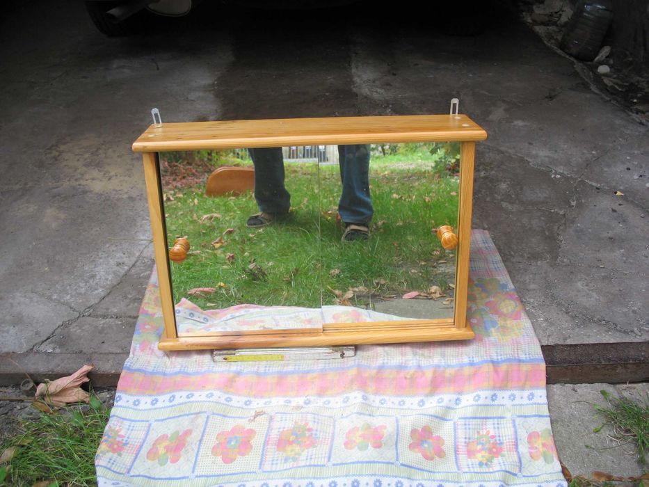 Szafka Wisząca na 2 Wieszakach.