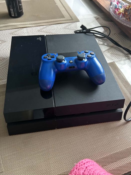 Konsola PS4 slim