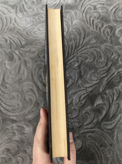 Книжка «клуб червоних кедів»