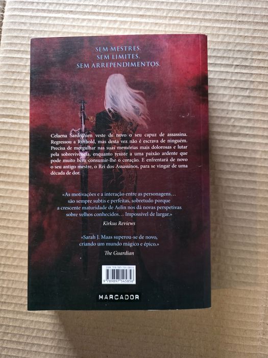Livro Rainha das Sombras de Sarah J. Maas