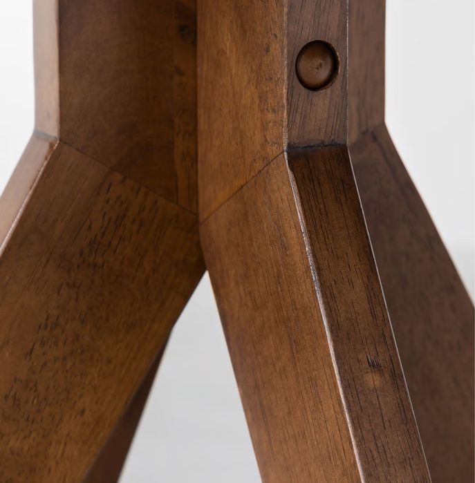 Mesa em madeira escura com 1 metro diametro