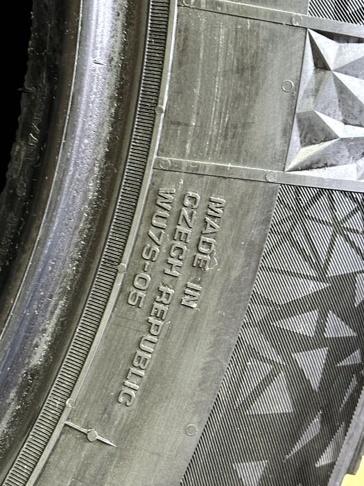 225/65 R17 Nexen