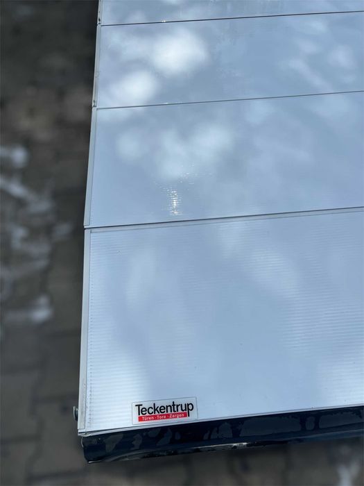 Brama segmentowa garażowa białe 300 x 300