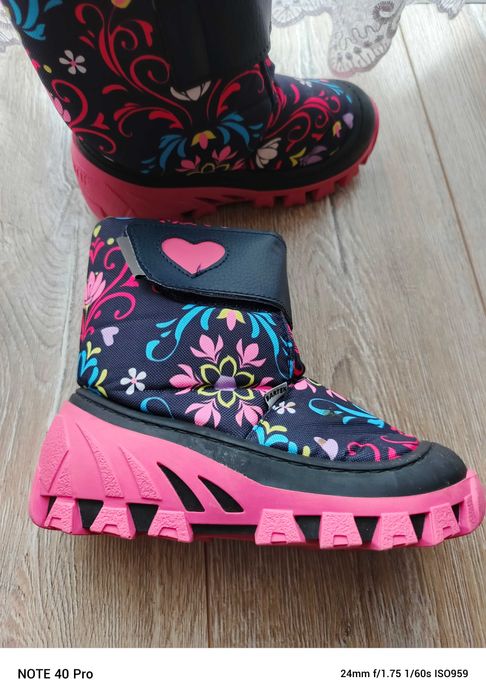 Nowe śniegowce Bartek 28/29 z owczą wełną buty dziewczęce kwiaty