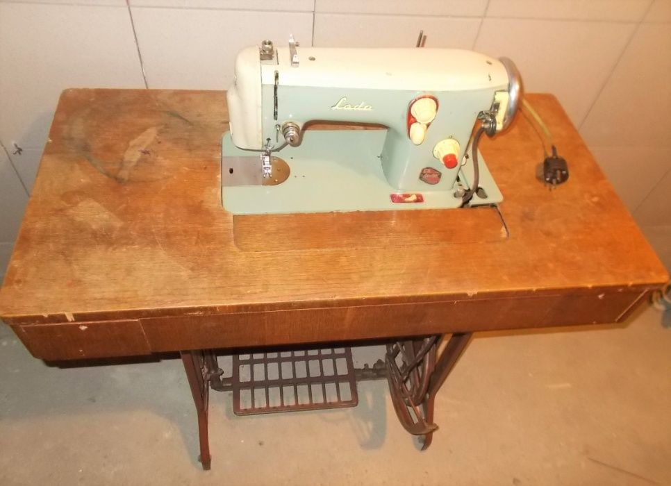 Maszyna do szycia Lada