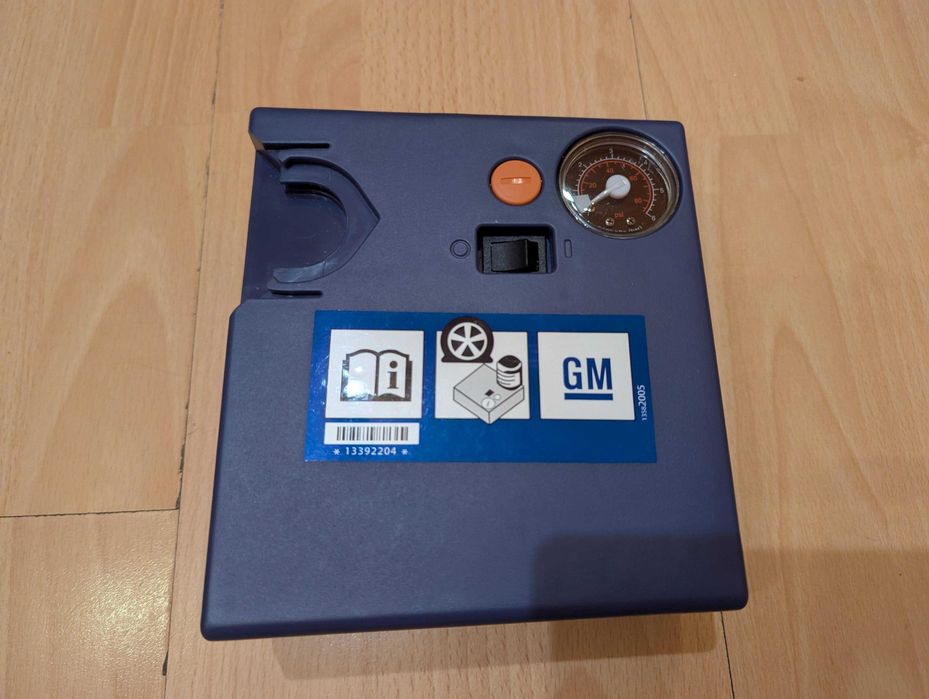 Компресор насос для підкачування шин Continental ContiMobilityKit