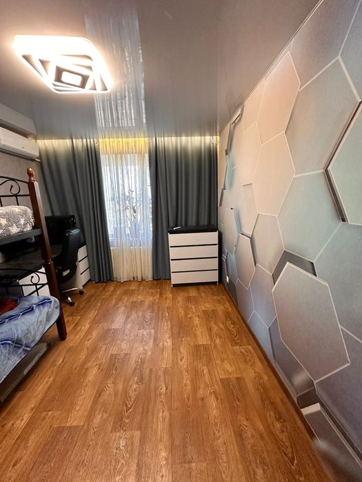 Квартира 2-х кімнатна подобово 1500 від . Світло та інтернет є завжди.