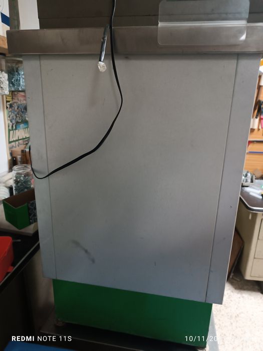 Vendo dois móveis em metal com gaveta