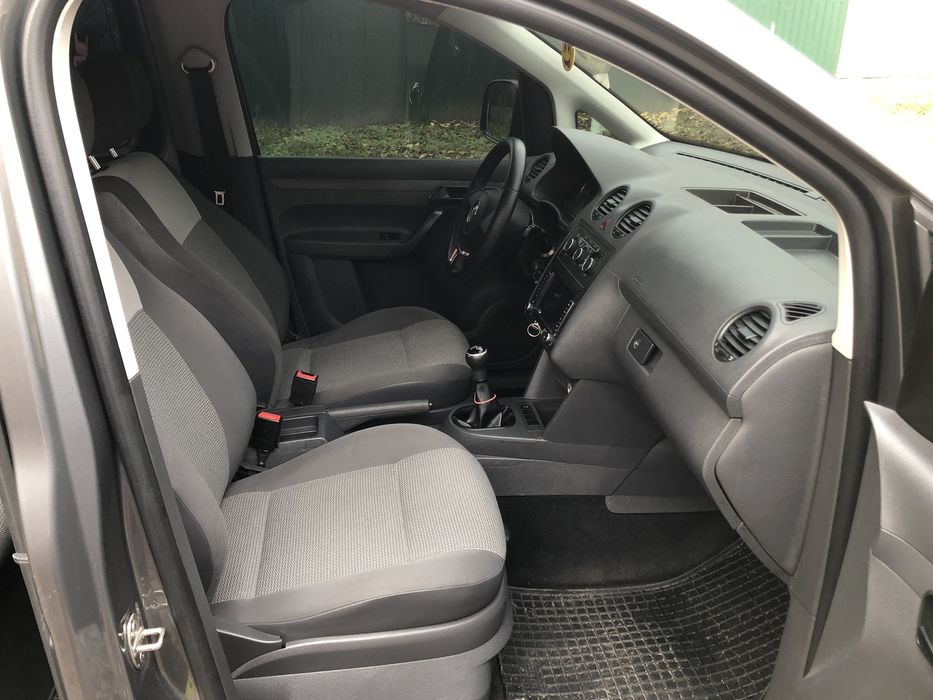 Volkswagen Caddy 2011 г 1.2TSI  заводской пассажир..