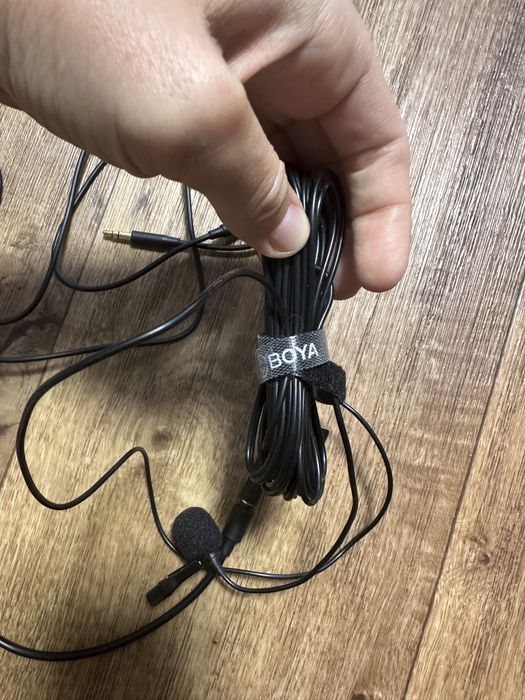 Петличка для айфона проводной