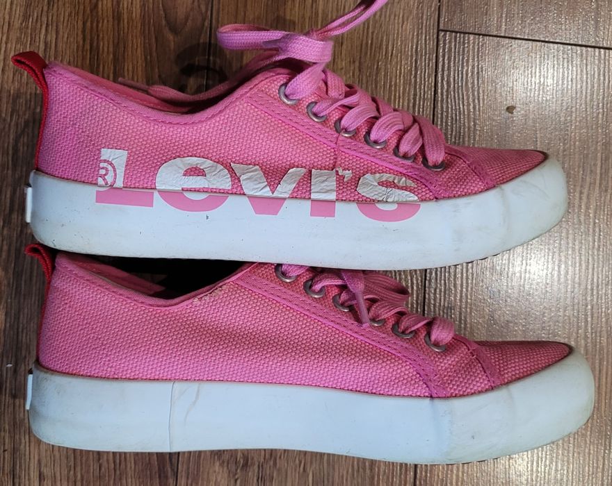 Trampki Levis 37