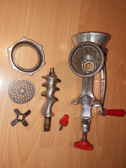 Ręczna maszynka do mięsa. Rozmiar 5.