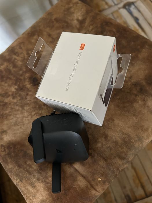 Продам оригинальный усилитель сигнала Wi-Fi Xiaomi Mi Wi-Fi Range Extender Pro