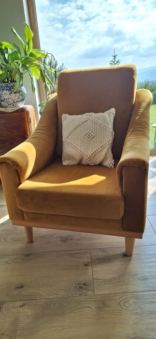 Fotel welur żółty musztardowy