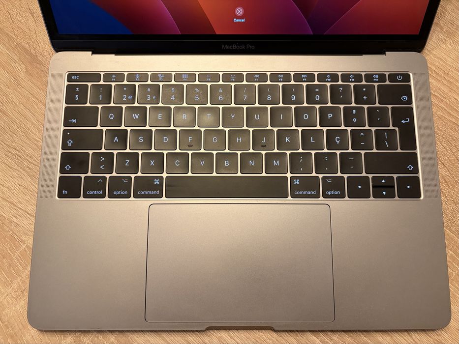 MacBook Pro 13" Intel i564752396703106122