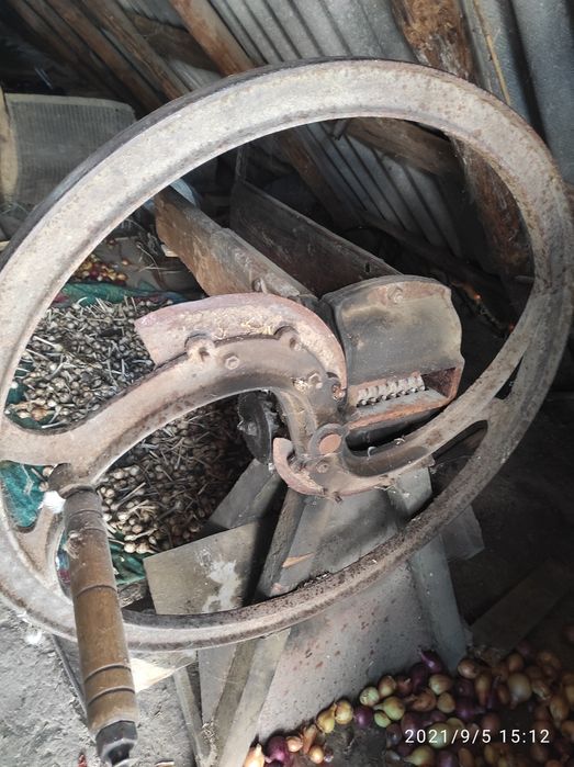 Січкарня ручна продам.