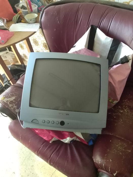 Televisão Pequena a funcionar