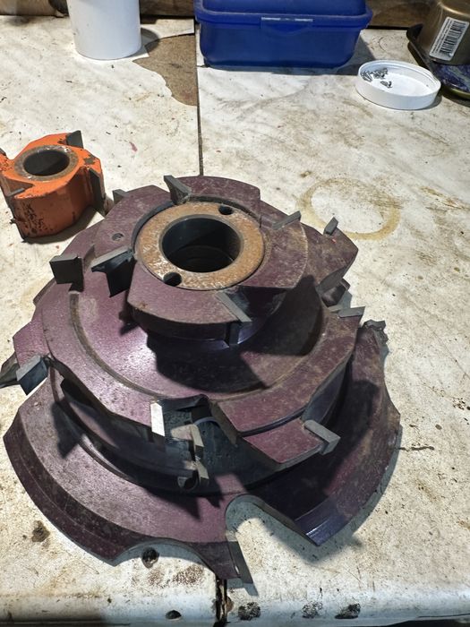 Токарні фрези у середньому стані, ціну пропонуйте