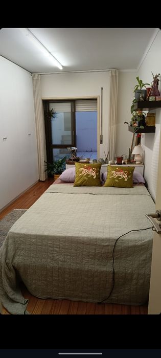 Quarto em T3 c/ terraço Guimarães