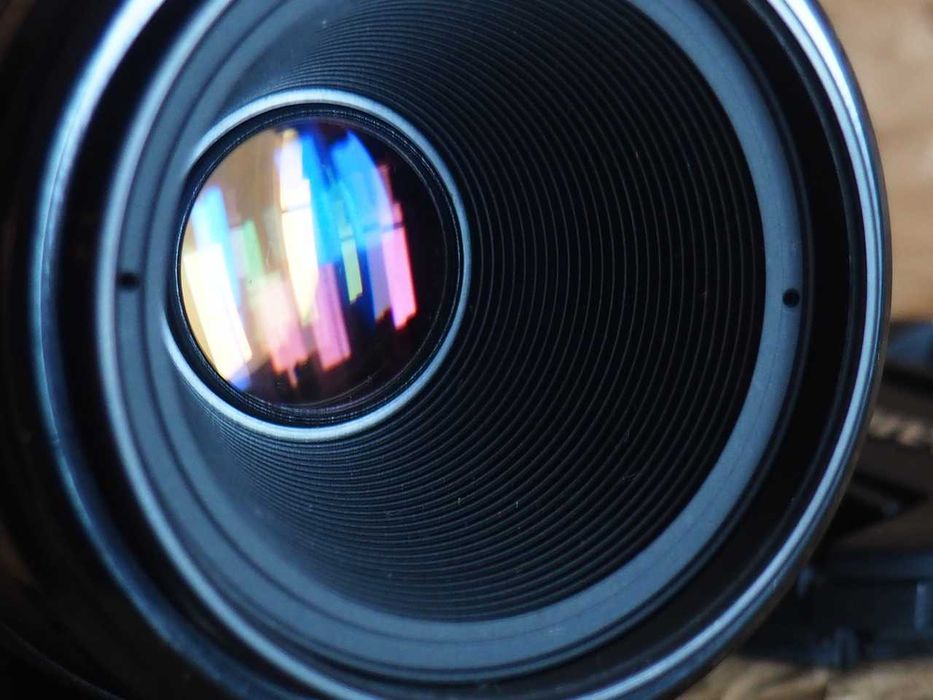 Obiektyw Canon EF 50mm f/2.5 Compact Macro.