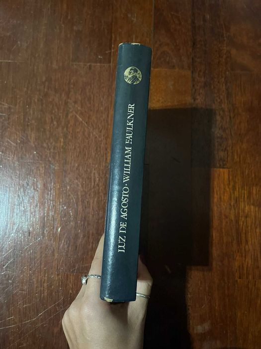 Luz de Agosto de William Faulkner