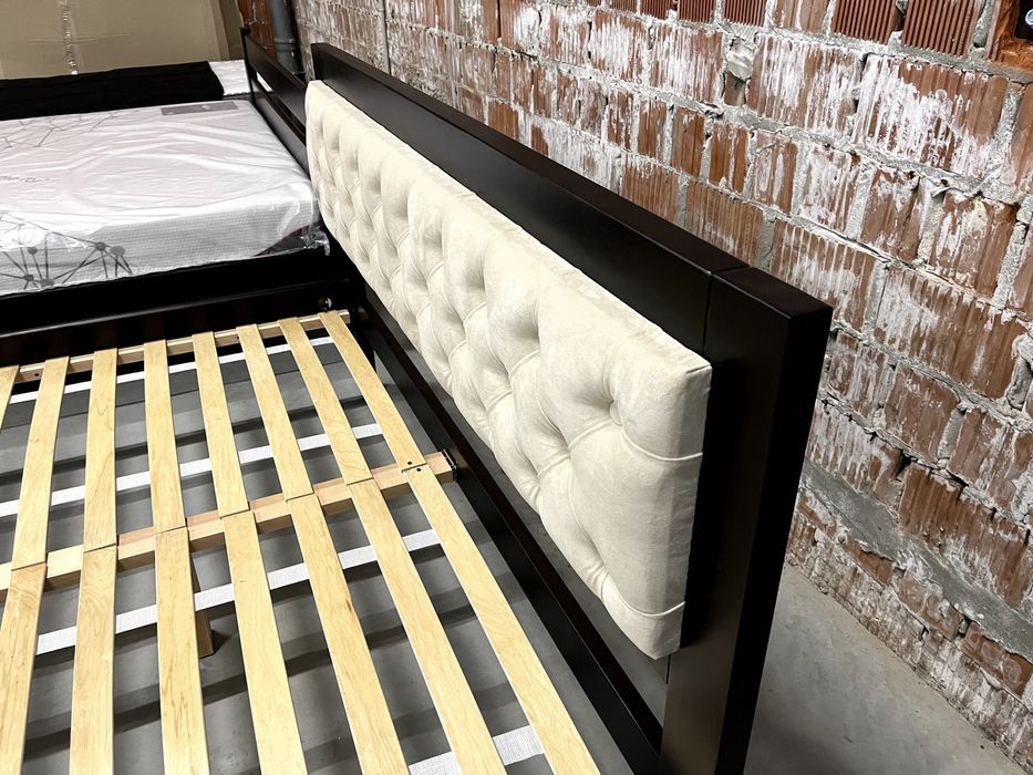 Ліжко дерев'яне двоспальне з матрацом, м'яка спинка, розмір 160х200