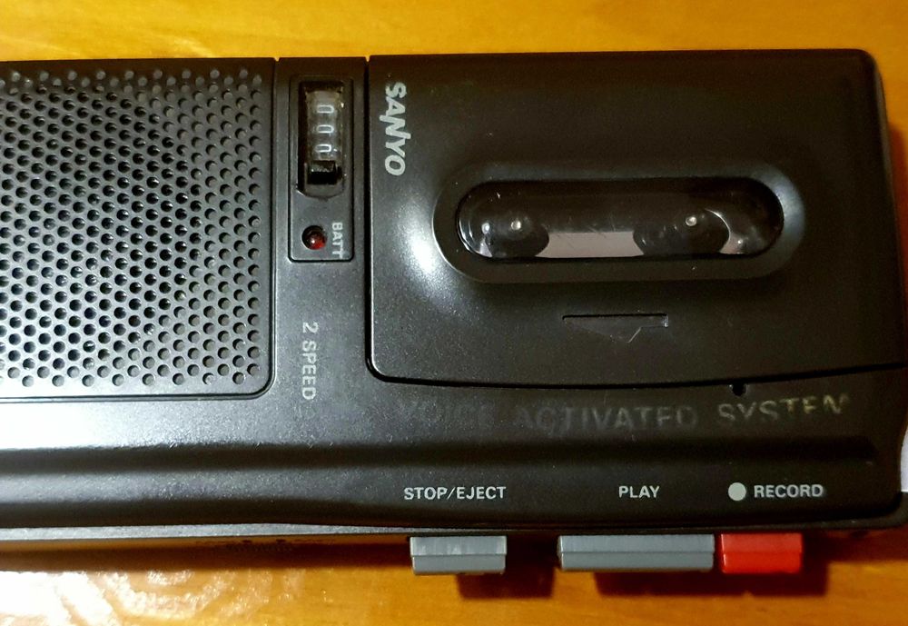 Leitor e Gravador Sanyo.