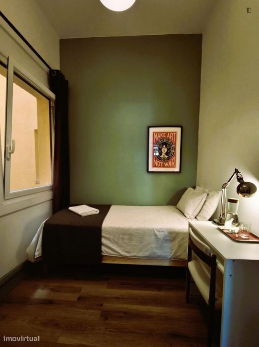 Quarto - localizado em Picoas Lisbon
