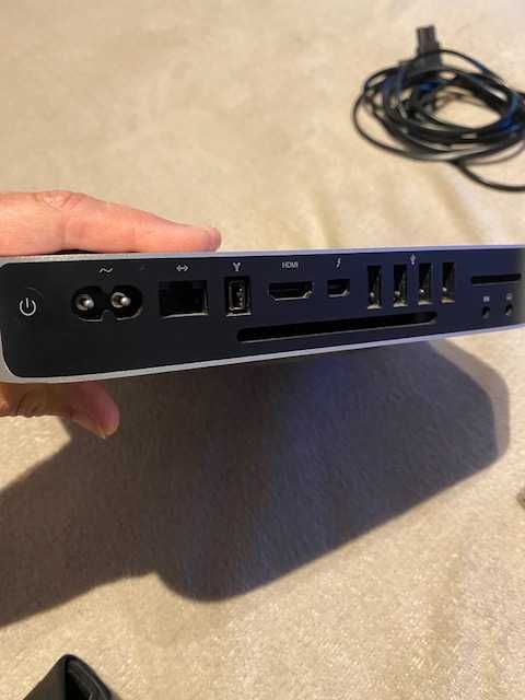 Mini Mac Computer, Year 2011 + Keyboard + Mouse64739474703234121