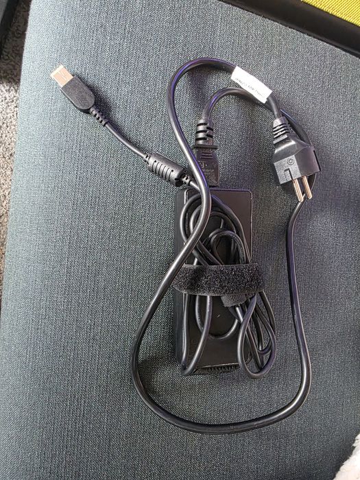 Zasilacz lenovo 90w sprawny jak nowy