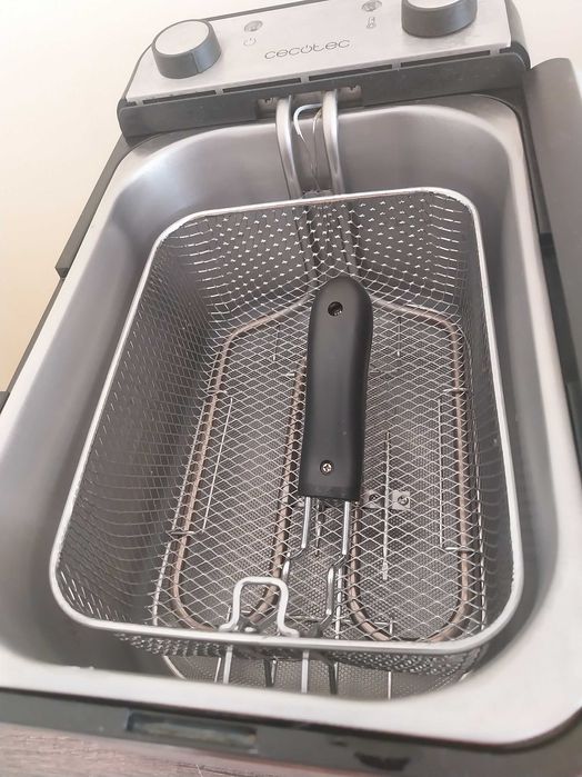 Fritadeira Cecotec inox