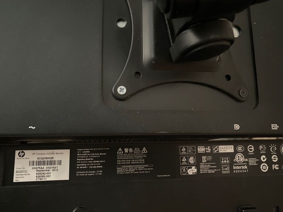 Komputer Intel i7  z dwoma monitorami