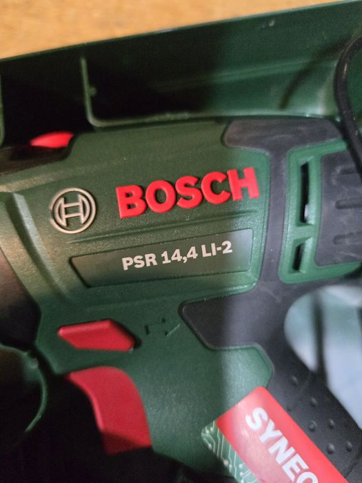 Wkrętarka Bosch z ładowarką I baterią