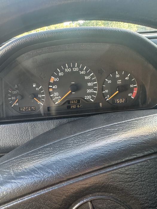 Mercedes-Benz c200