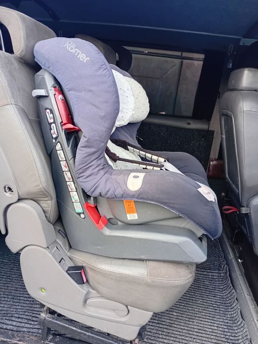 Дитяче авто крісло