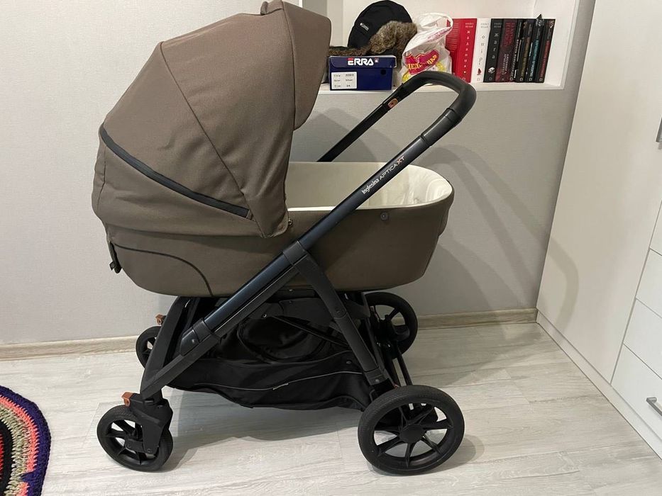 Продаю дитячу коляску з автокріслом Inglesina APTICA XT