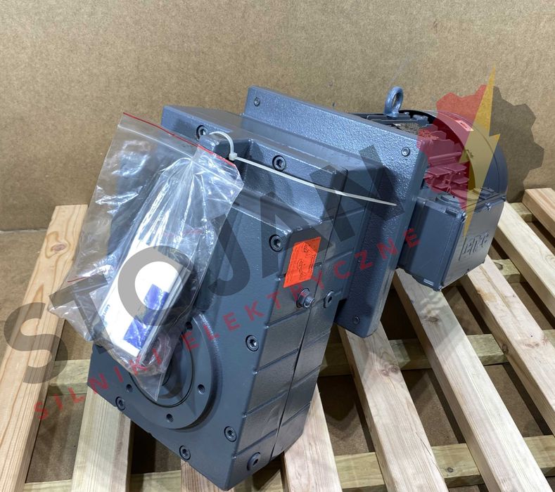 motoreduktor / przekładnia 7,5kW 63,6obr. HAMULEC Lenze (tuleja)