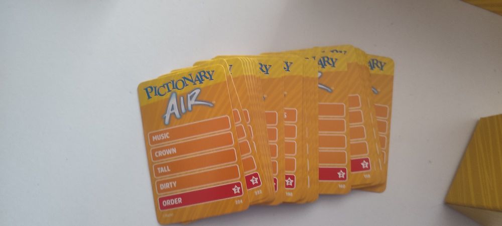 Гра Pictionary Air , класична сімейна розвага