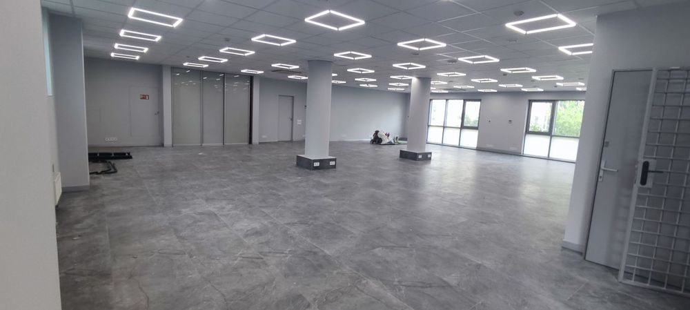 Без %. Опенспейс 320 м2. Бізнес-центр. Метро Університет. Центр
