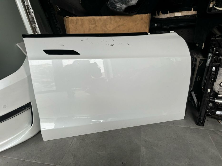 Двері передні праві Tesla Model S Plaid 2022+